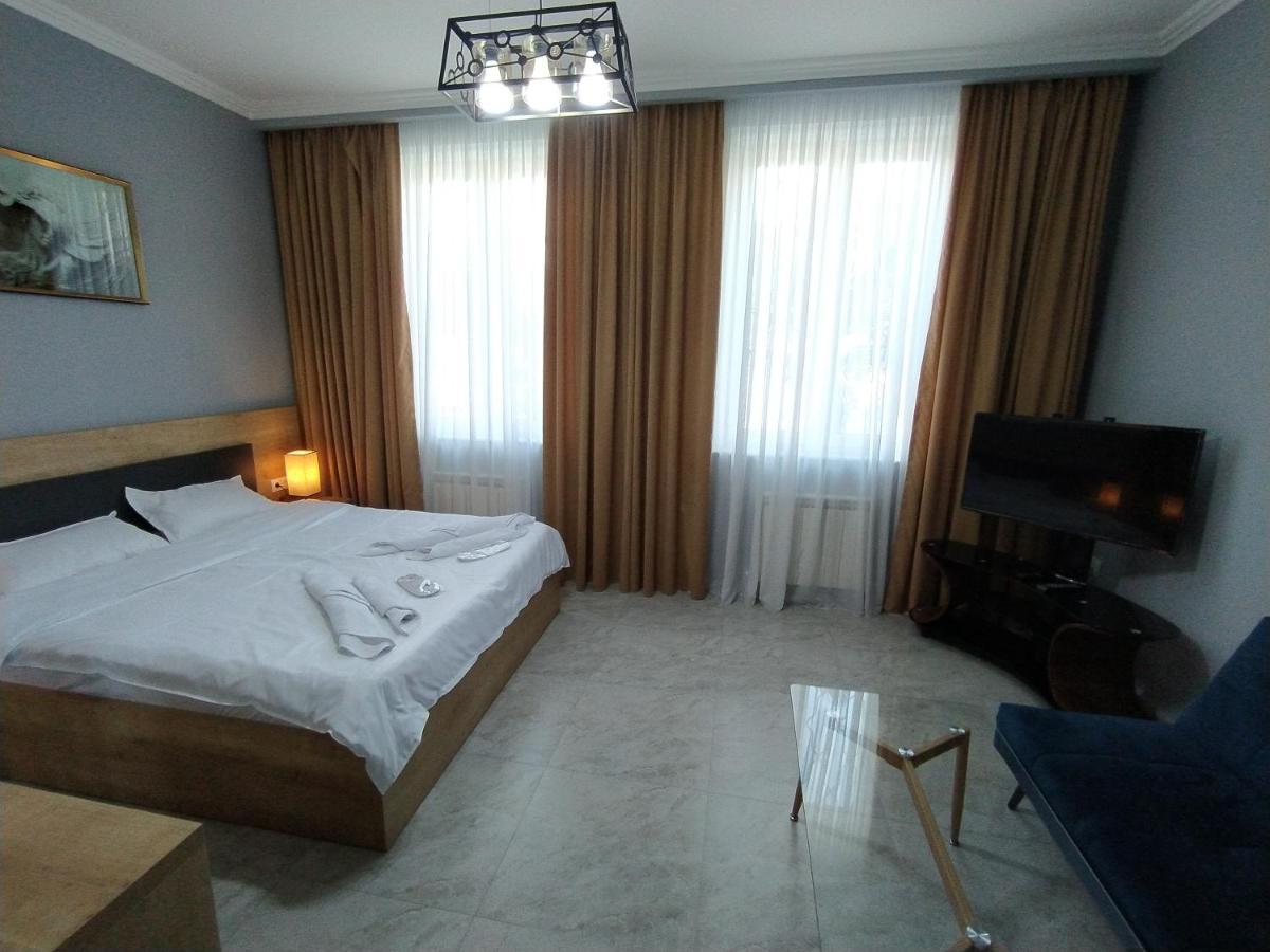 Nice Apartments Tbilisi Esterno foto